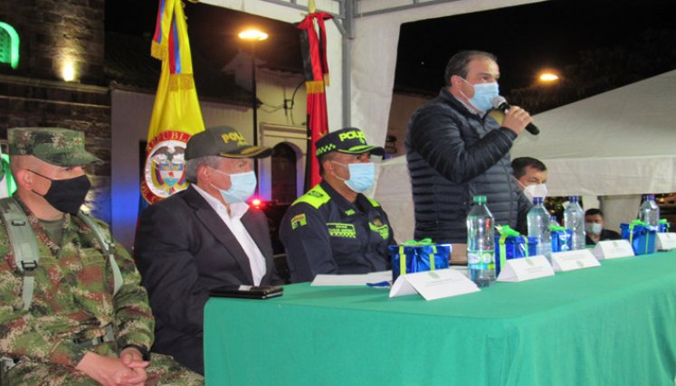 El gobernador, Silvano Serrano, se refirió a las medidas de bioseguridad. Foto: Roberto Ospino/La Opinión.