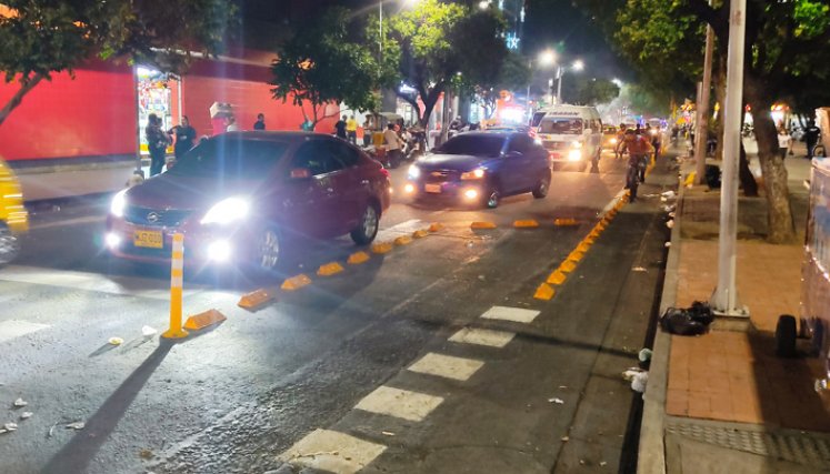 Una de esas zonas de estacionamiento regulado es la creada en la avenida 4, entre calles 8 y 9, cuyos taches o cajones han generado confusión entre los conductores. Una de esas zonas de estacionamiento regulado es la creada en la avenida 4, entre calles 8 y 9, cuyos taches o cajones han generado confusión entre los conductores. / Foto: Leonardo Oliveros
