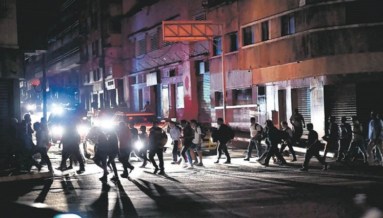 Fuerte apagón en 20 estados de Venezuela, al parecer por saboteo al sistema, denunció el gobierno./ Foto internet