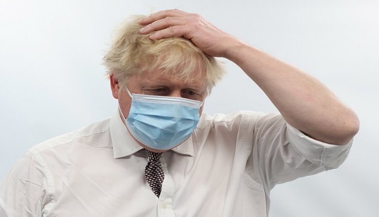 Boris Johnson envuelto en escándalo