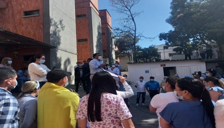 Los trabajadores solicitan la salida de la subdirectora científica.