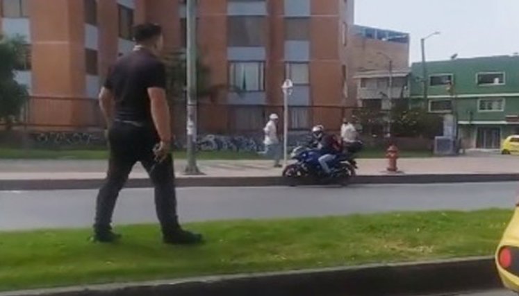 Hombre dispara contra un limpiavidrios en Bogotá