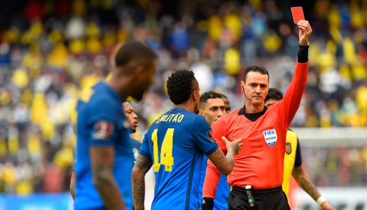 El videoarbitraje y el juez colombiano Wilmar Roldán fueron protagonistas. / Foto: AFP