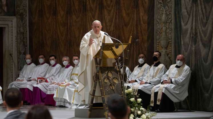 El papa se ha pronunciado en numerosas ocasiones a favor de las campañas de vacunación contra la COVID-19. / Foto: AFP