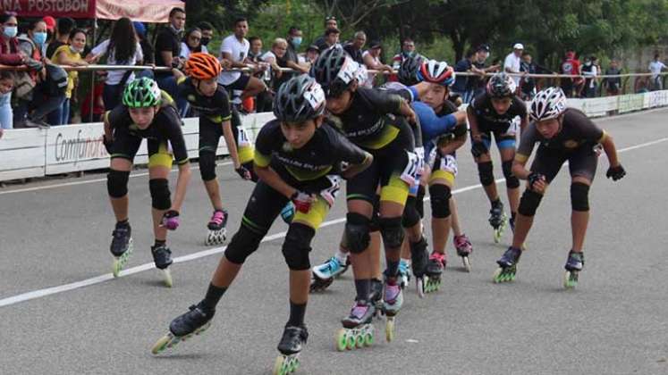 Fructífero resultó el examen que tuvieron los patinadores.