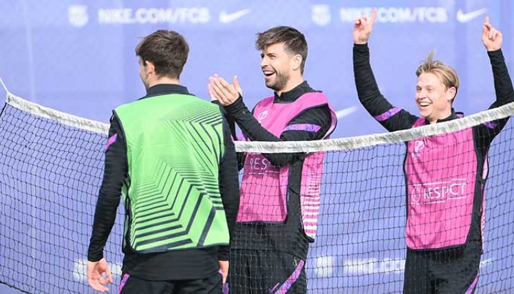 El Barcelona recibe la visita del Nápoli, del colombiano David Ospina.