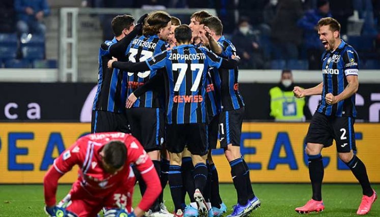 El Atalanta goleó a la Sampdoria y se mantiene entre los cinco primeros de la Serie A italiana.