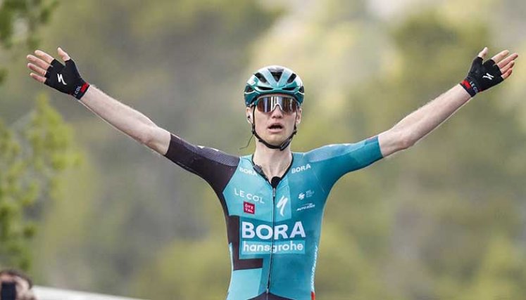 Aleksander Vlasov, ganador de la etapa y nuevo líder.