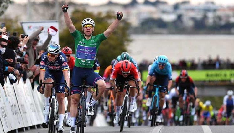El ciclista Fabio Jakobsen (Quick Step) de nuevo fue protagonista en la Vuelta Algarve. (Foto cortesía/Quick-Step).