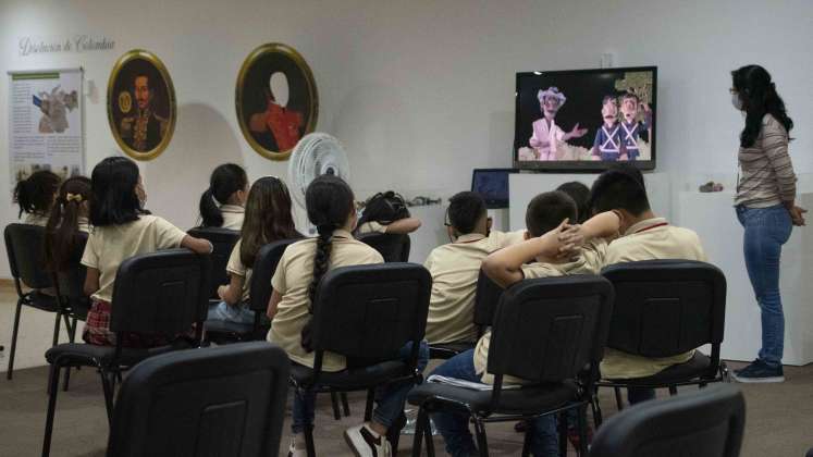 Lo más interesados en conocer las historia son los niños que visitan la exposición. Foto: @cirocastillo