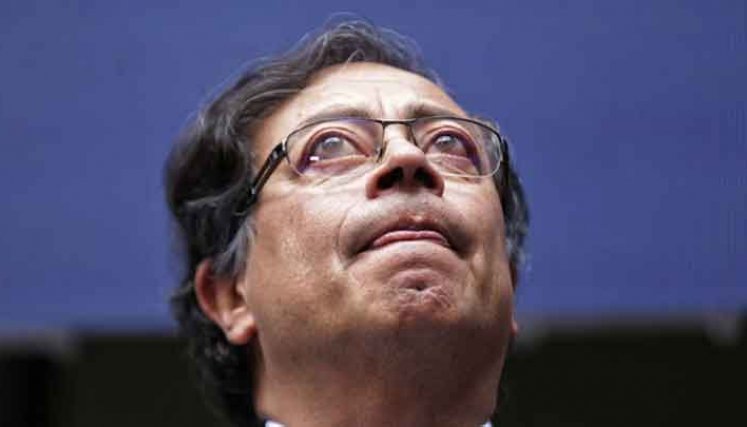 La reunión entre Petro y el papa se extendió por alrededor de 45 minutos. 