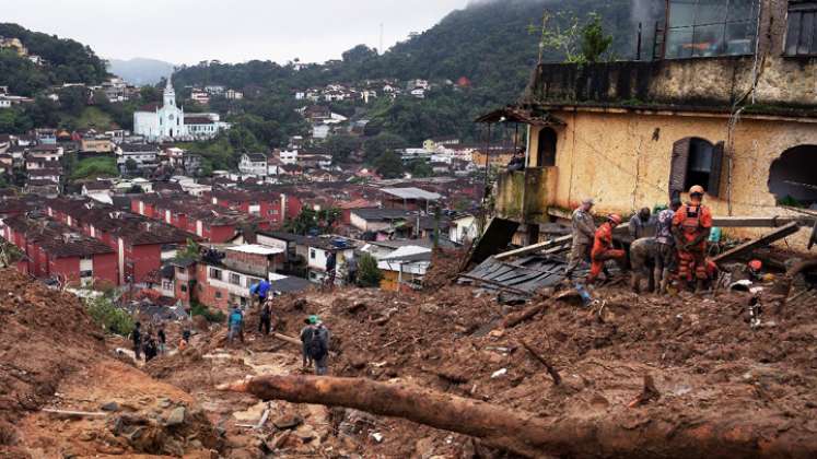 Algunos puntos de Petrópolis recibieron en menos de seis horas hasta 260 milímetros de lluvia, un volumen superior al esperado para todo el mes de febrero, de acuerdo con la agencia meteorológica MetSul. / Foto: AFP 