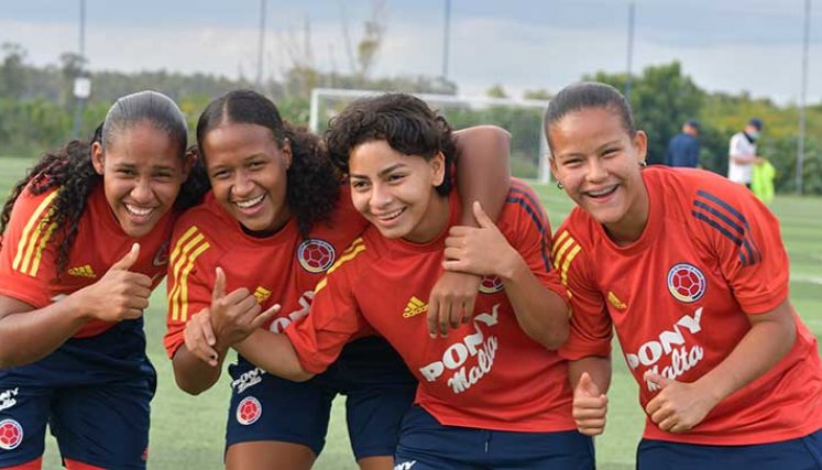 La selección Sub-17 femenina de Colombia se siente optimista de poder econ seguir el título suramericano.