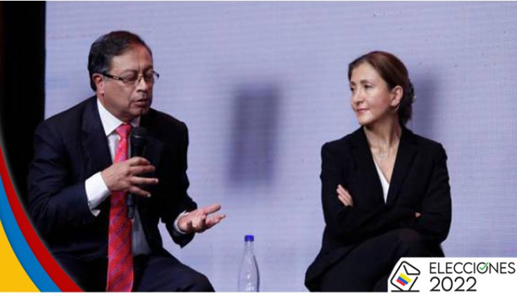 Fuertes críticas a Betancourt por referirse a la depresión de Petro durante debate