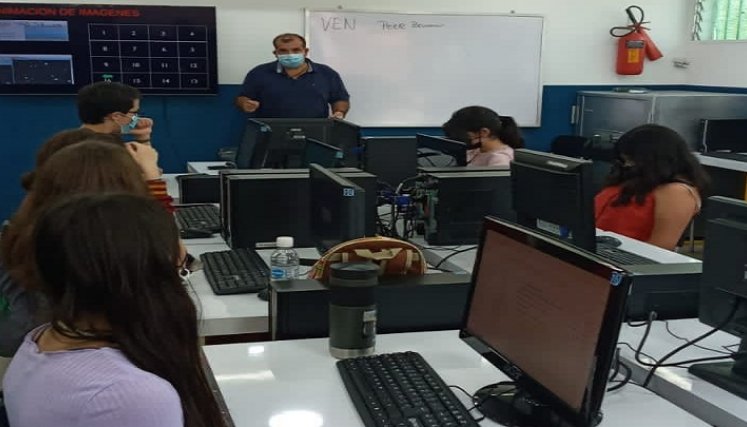 Estudiantes colaboran con descubrimiento de asteroides