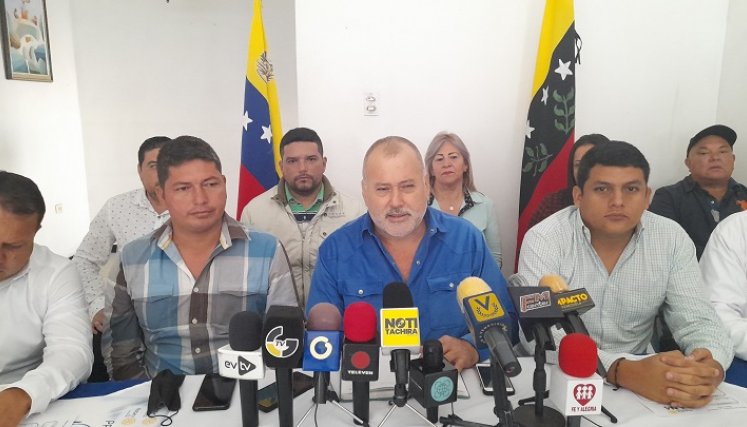 Alcaldes de 16 municipios del Táchira quieren mejorar el sistema eléctrico del Táchira. Foto Anggy Polanco / La Opinión 