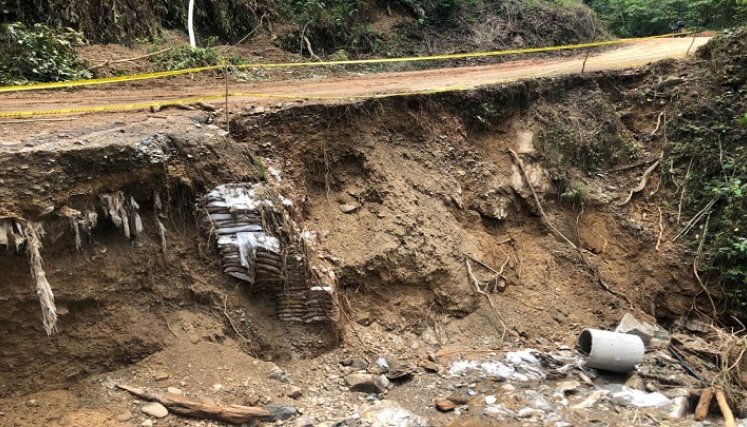 Las primeras lluvias comienzan a generar emergencia vial en la región del Catatumbo. Líderes comunales reclaman una mayor inversión social.