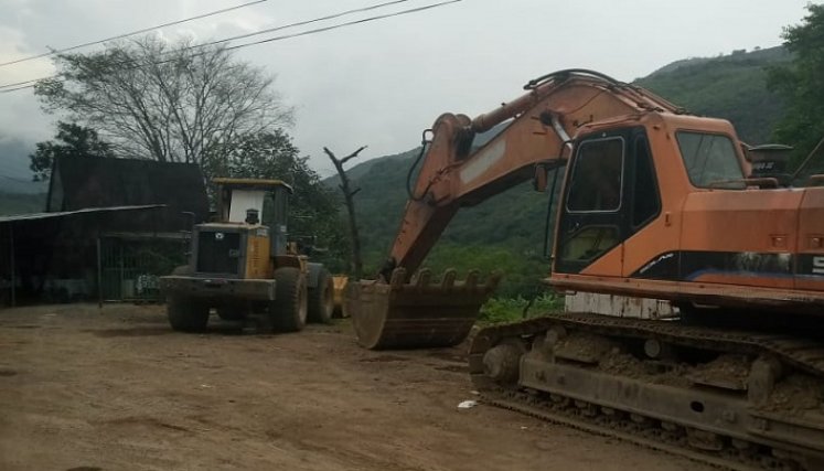 Al menos 50 obras de construcción entre públicas y privadas están paralizadas tan solo en San Cristóbal. Foto Anggy Polanco / La Opinión