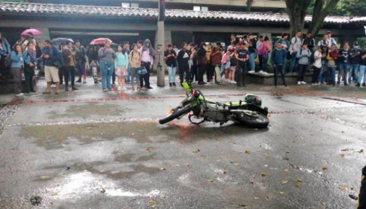 Encapuchados en Medellín.