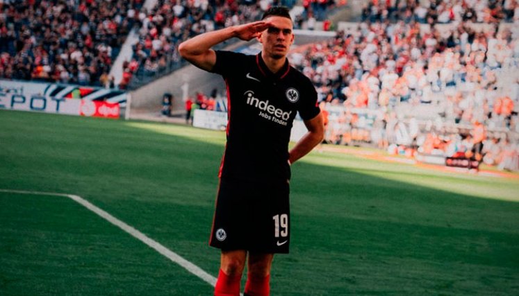 Rafael Santos Borré, delantero de Eintracht Frankfurt.