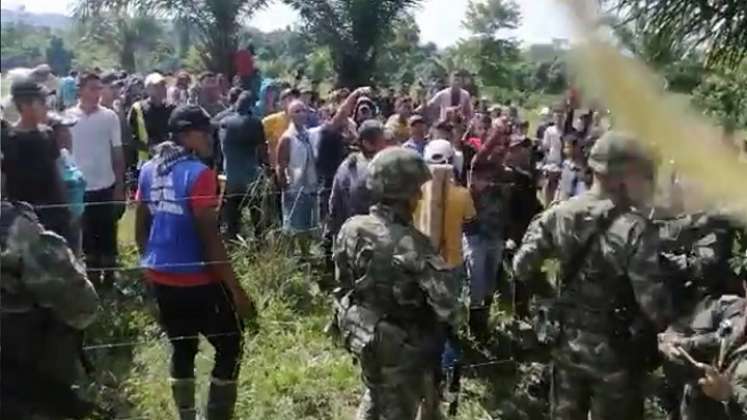 Los soldados tuvieron que caminar durante 4 kilómetros.