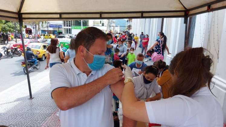 Ante el descenso de los casos positivos, la gente no acude a vacunarse en el municipio de Ocaña. Por la apatía el ente territorial está lejos de cumplir con la inmunidad de rebaño y descartar las medidas de bioseguridad.