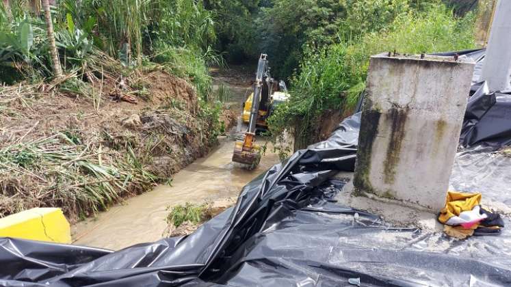 Varias entidades coordinan el dragado del río en el sector de Las Llanadas./ Foto:Javier Sarabia/La Opinión