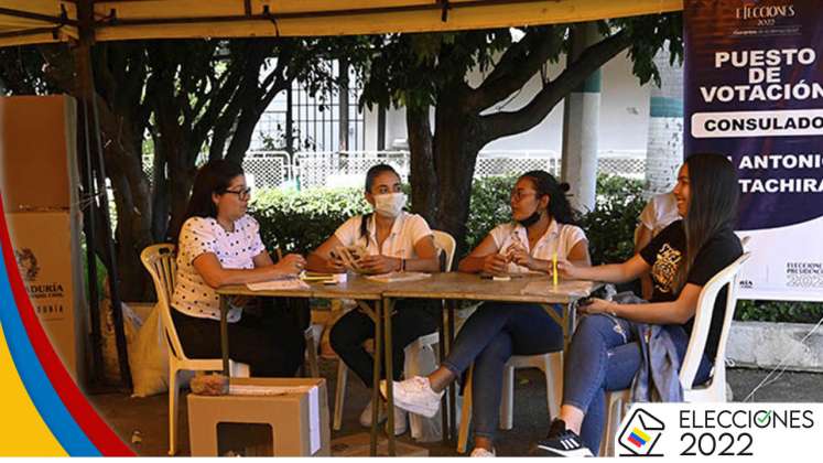 Colombianos en Venezuela ya votan en la frontera