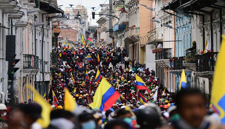 Un muerto y doce heridos deja ataque de manifestantes a militares en Ecuador./Foto: AFP