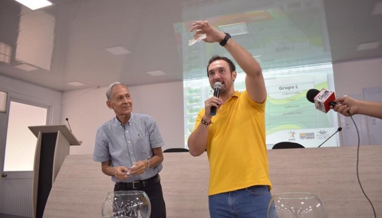 German 'el burrito' González (izquierda) y Oscar Montes, director del IMRD (derecha)