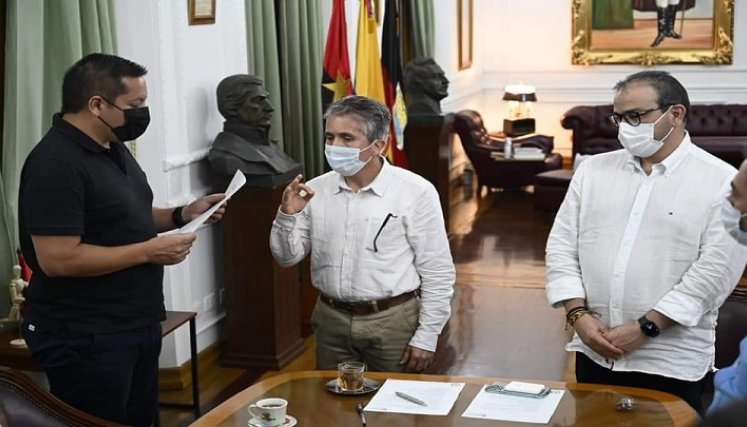 El economista, Hugo Armando Arévalo Franco, fue nombrado como nuevo director ejecutivo de la Asociación de municipios de la provincia de Ocaña, sur del Cesar y zona del Catatumbo.