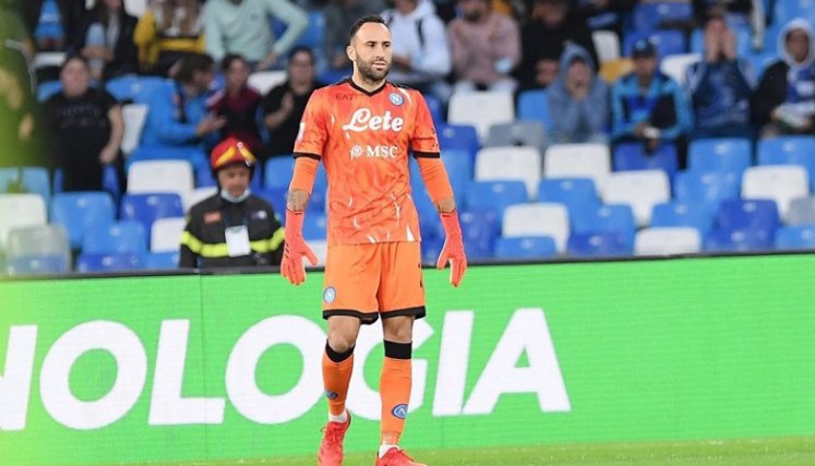 Napoli despidió a David Ospina recordando sus espectaculares atajadas