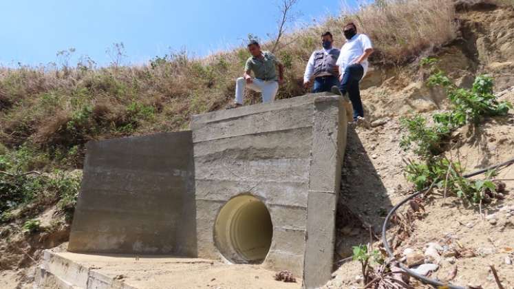 Campesinos del corregimiento de Pueblo Nuevo impiden el ingreso de técnicos de la empresa de gas natural para el mantenimiento de las redes, hasta tanto se arregle la carretera.