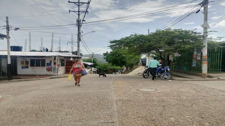 En el barrio hay dos canchas de tierra las cuales están en malas condiciones./ Fotos: Darlin Ramírez/La Opinión