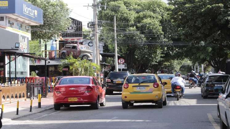 Vecinos manifiestan que vivir en Los Caobos es terrible y que quienes les arriendan a los restaurantes “se lavaron las manos”. Foto: Archivo/La Opinión