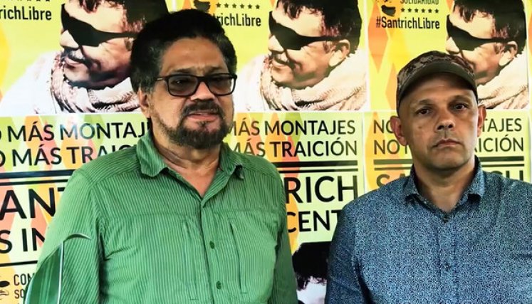 Iván Márquez a la izquierda