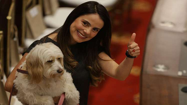 Hasta el perro estuvo en la instalación del Congreso./Foto: Colprensa