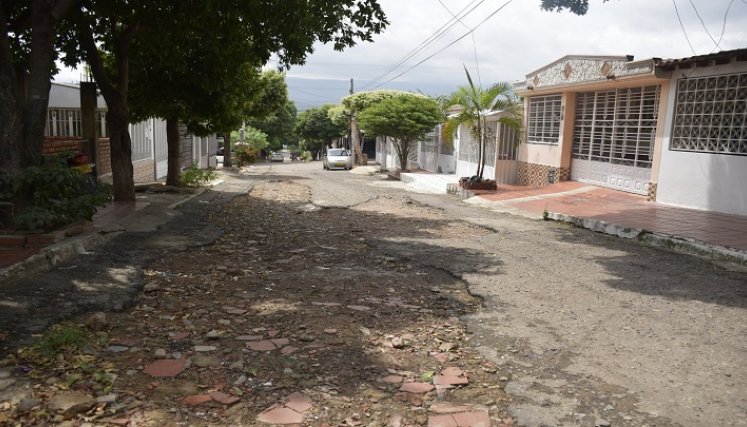 Mientras por un lado intervendrán vías en asentamientos humanos, en otro barrios de la ciudad como San Martín, la malla vial está en pésimas condiciones./ Foto: Pablo Castillo/La Opinión