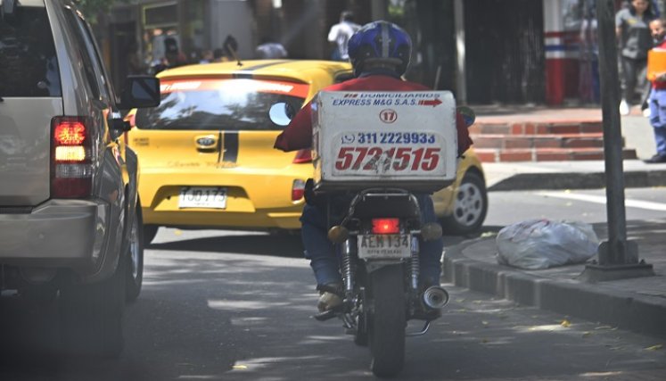 Motos con nuevas medidas. / Foto: Jorge Gutiérrez / La Opinión 