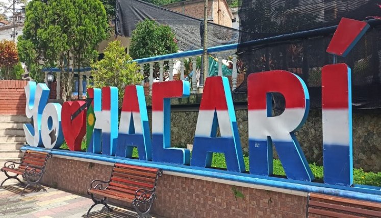 Vivas se mantienen las tradiciones orales en el municipio de Hacarí con la historia del encanto barí. Quien pise la cabeza del cacique se enamora de la región y se queda para siempre.