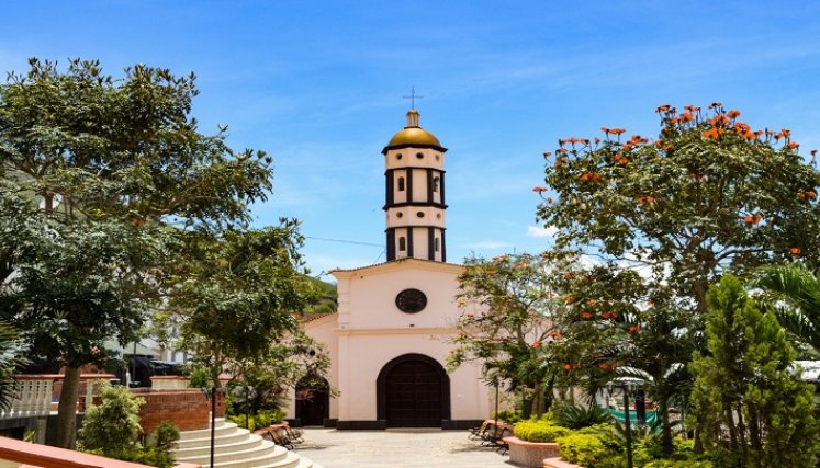 Vivas se mantienen las tradiciones orales en el municipio de Hacarí con la historia del encanto barí. Quien pise la cabeza del cacique se enamora de la región y se queda para siempre.