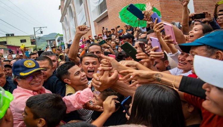 Como positiva califican los alcaldes y líderes sociales la visita del presidente Gustavo Petro a la zona del Catatumbo para lograr la convivencia pacífica de los pueblos.  