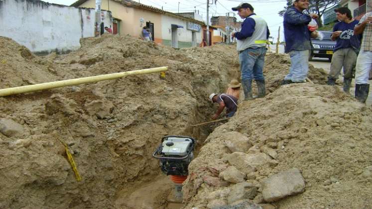 Los alcaldes de la provincia invierten los recursos en obras de saneamiento básico ambiental. / Foto: Javier Sarabia 