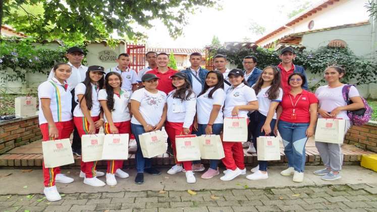 Jóvenes del Catatumbo visitan la granja experimental de la zona de la universidad Francisco de Paula Santander, seccional Ocaña.