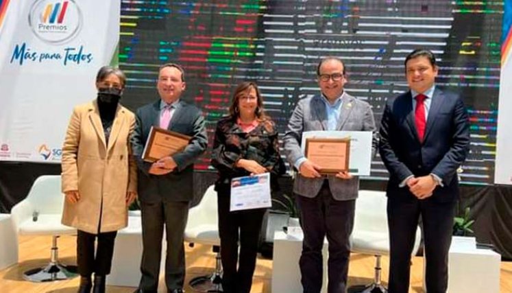 Gobernador Silvano Serrano en el acto en que fue exaltado/Foto cortesía