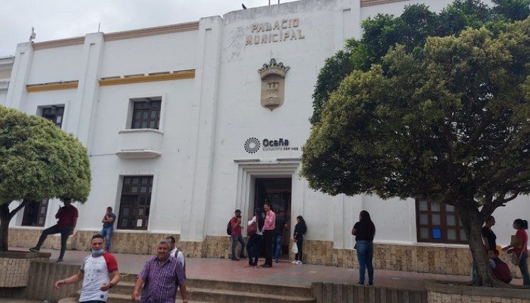 Revuelo en Ocaña por aprobación de $8.500 millones para tapar huecos de tres calles Los concejales de Ocaña autorizan al alcalde para hacer un empréstito para mejorar la malla vial en Ocaña.