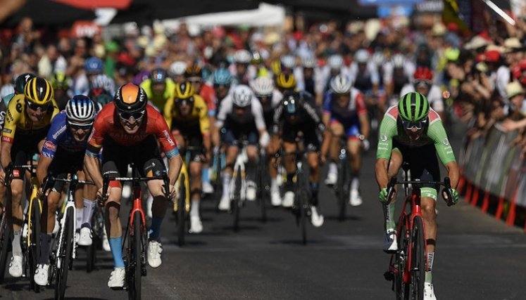 El danés Mads Pedersen (Trek) alcanzó su tercera victoria en la Vuelta a España. 