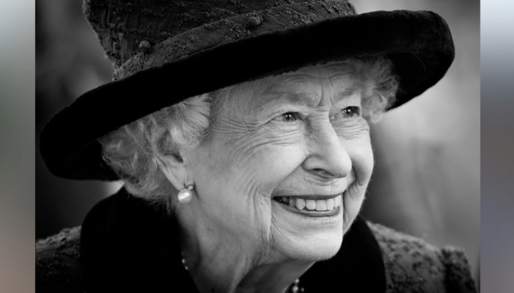 Isabel II ha departido con 15 primeros ministros, entre los que se destacan Winston Churchill y Margaret Thatcher.