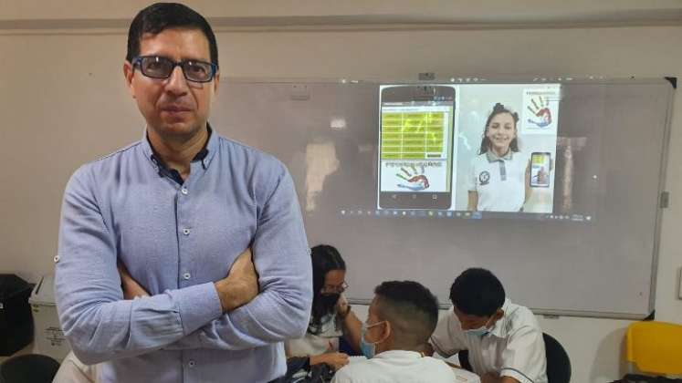 Actualmente, el profesor orienta las asignaturas de Matemáticas y Tecnología e Informática. / Foto: Cortesía / La Opinión 