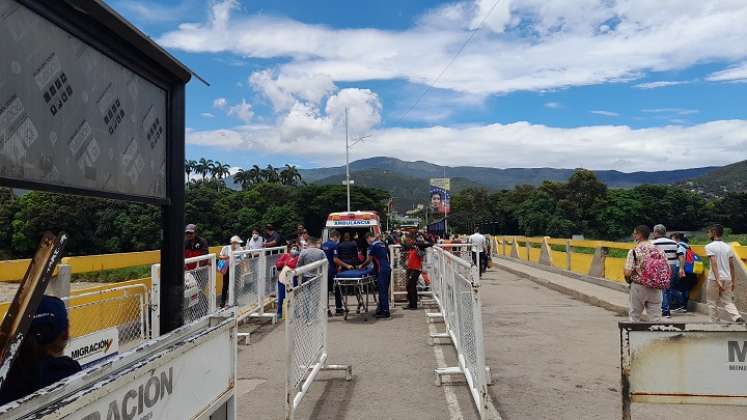 Limitaciones del horario afectan a personas que requieren atenciones a la salud de emergencia.